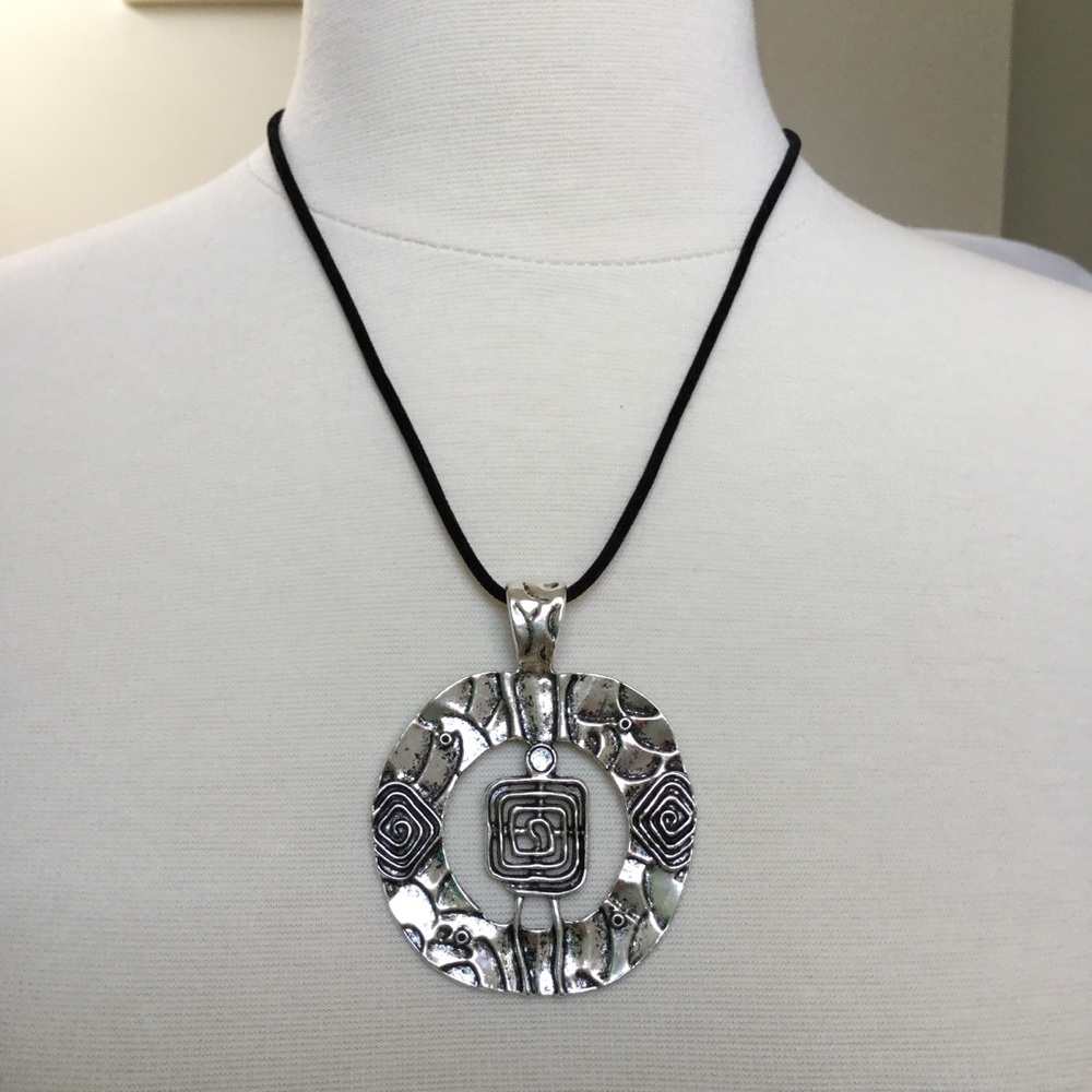 Pendant Necklace - Antique Style Chunky